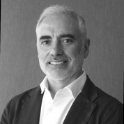 Retrato de Enrique Domínguez, Socio